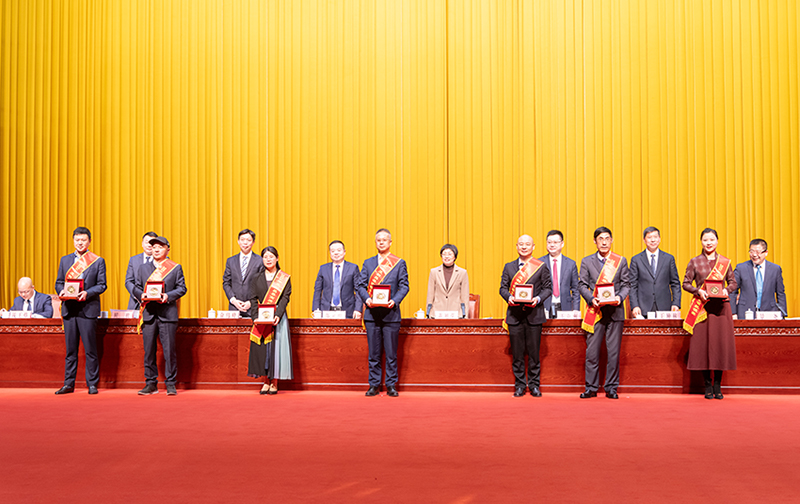 1738973235987972174L.jpg 董事长800.jpg